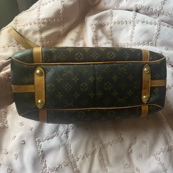 AUTHENTIC Louis Vuitton Purse - Picture 7 of 7